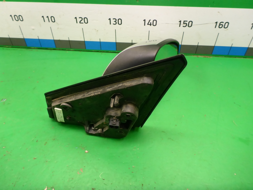 Зеркало правое электрическое