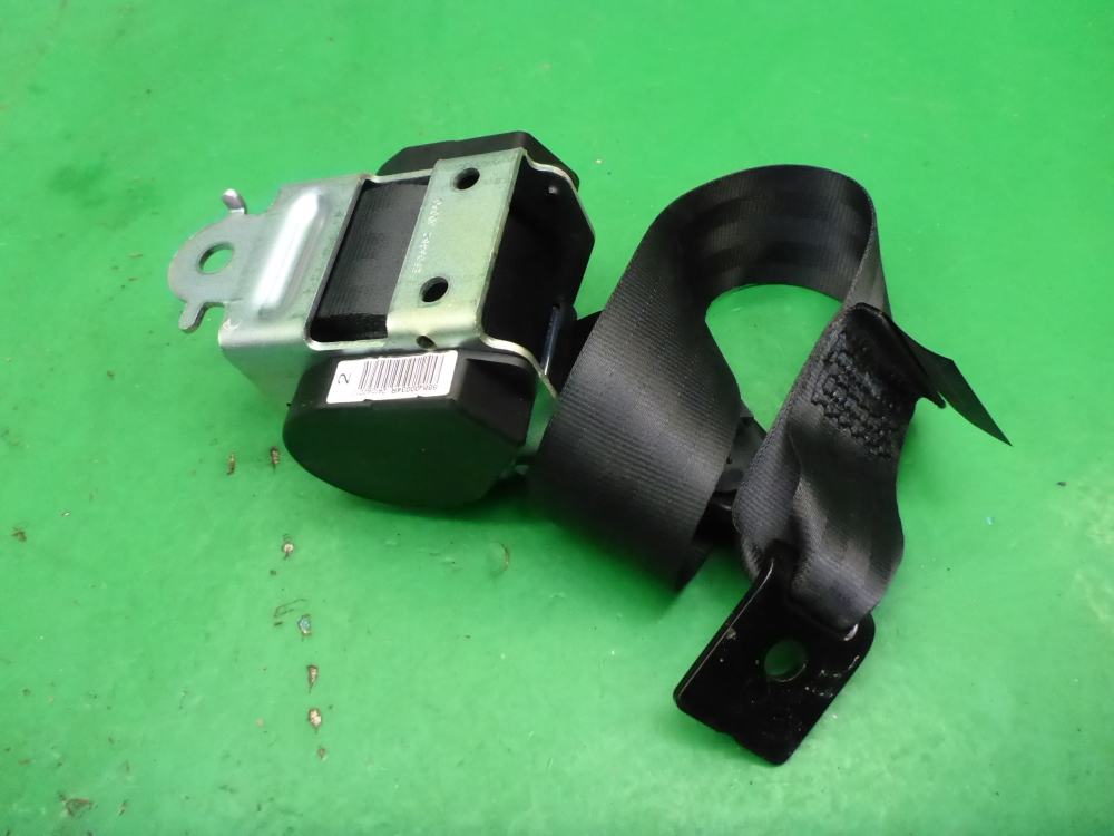 Ремень безопасности