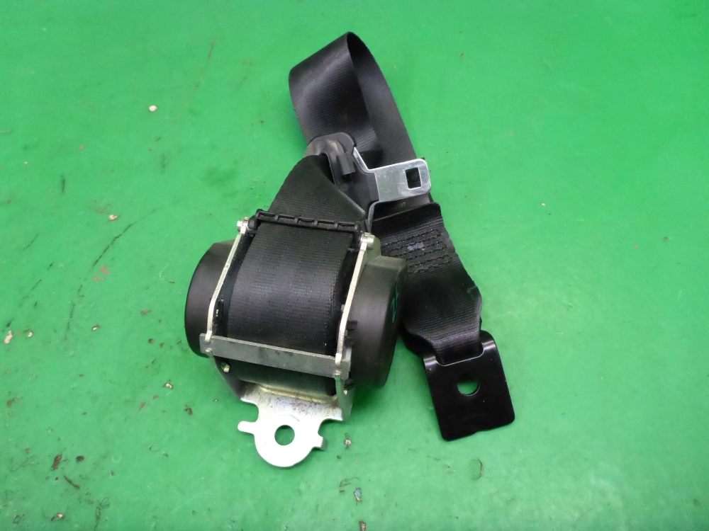 Ремень безопасности