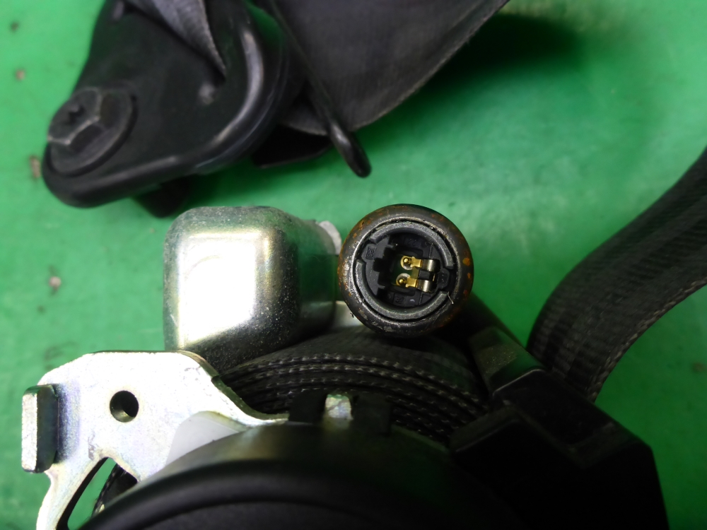 Ремень безопасности с пиропатроном