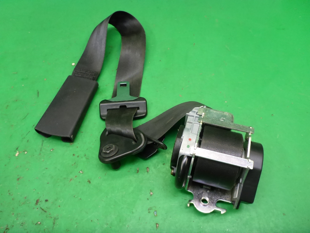 Ремень безопасности с пиропатроном