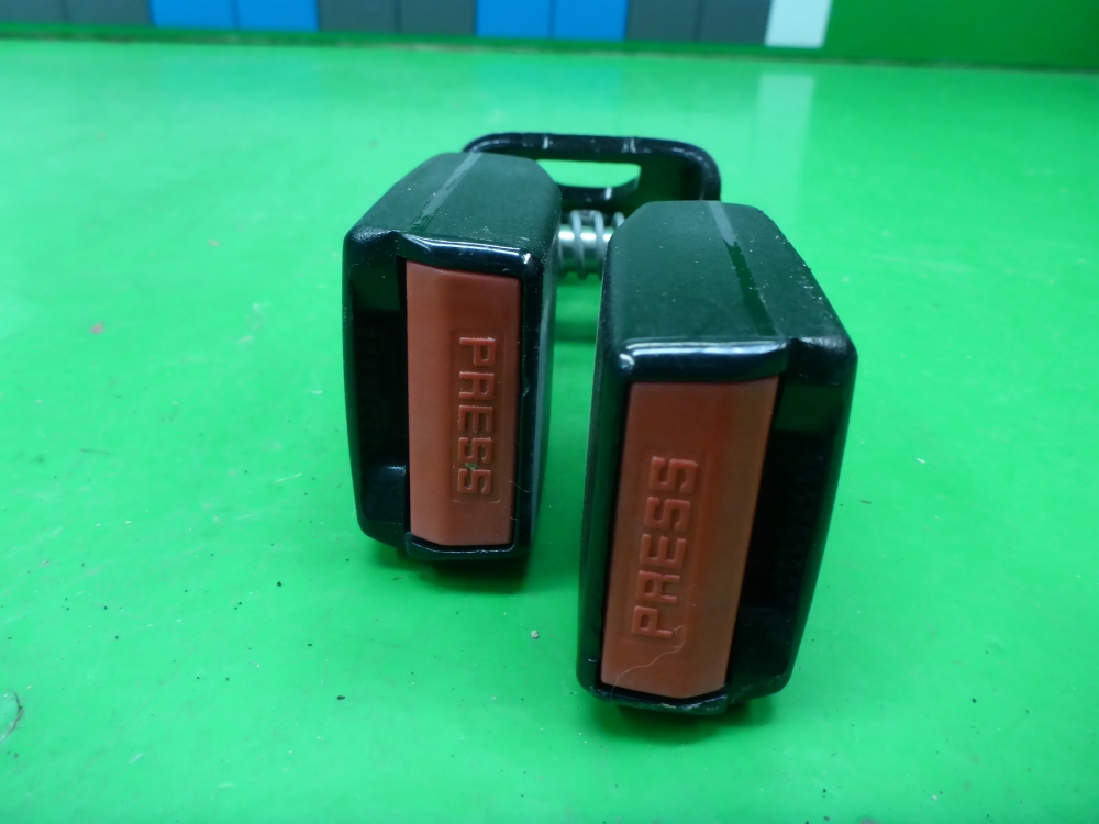 Ответная часть ремня безопасности