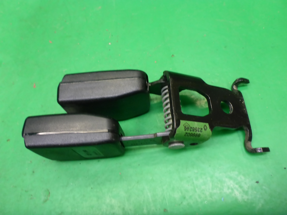 Ответная часть ремня безопасности