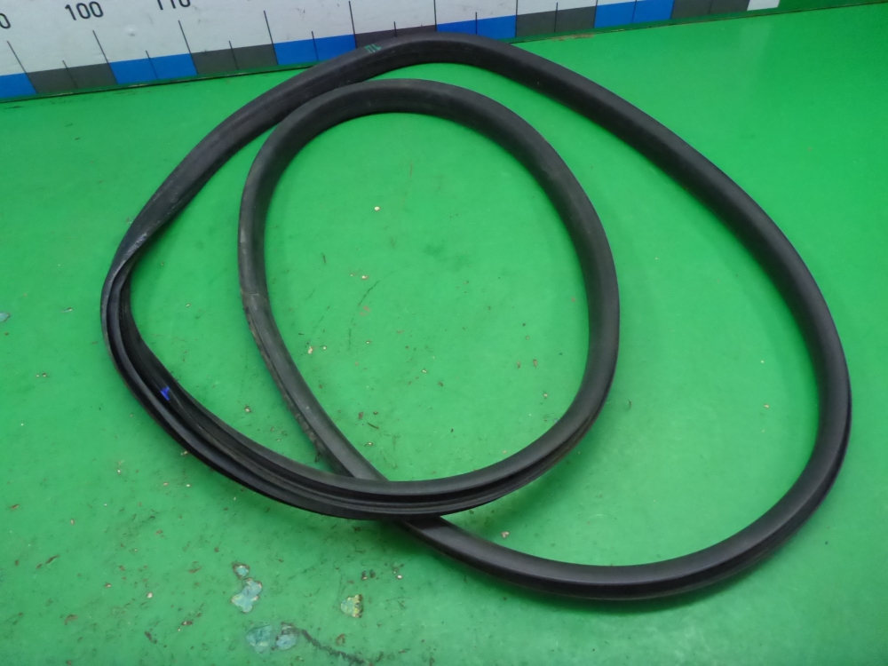 Уплотнитель двери