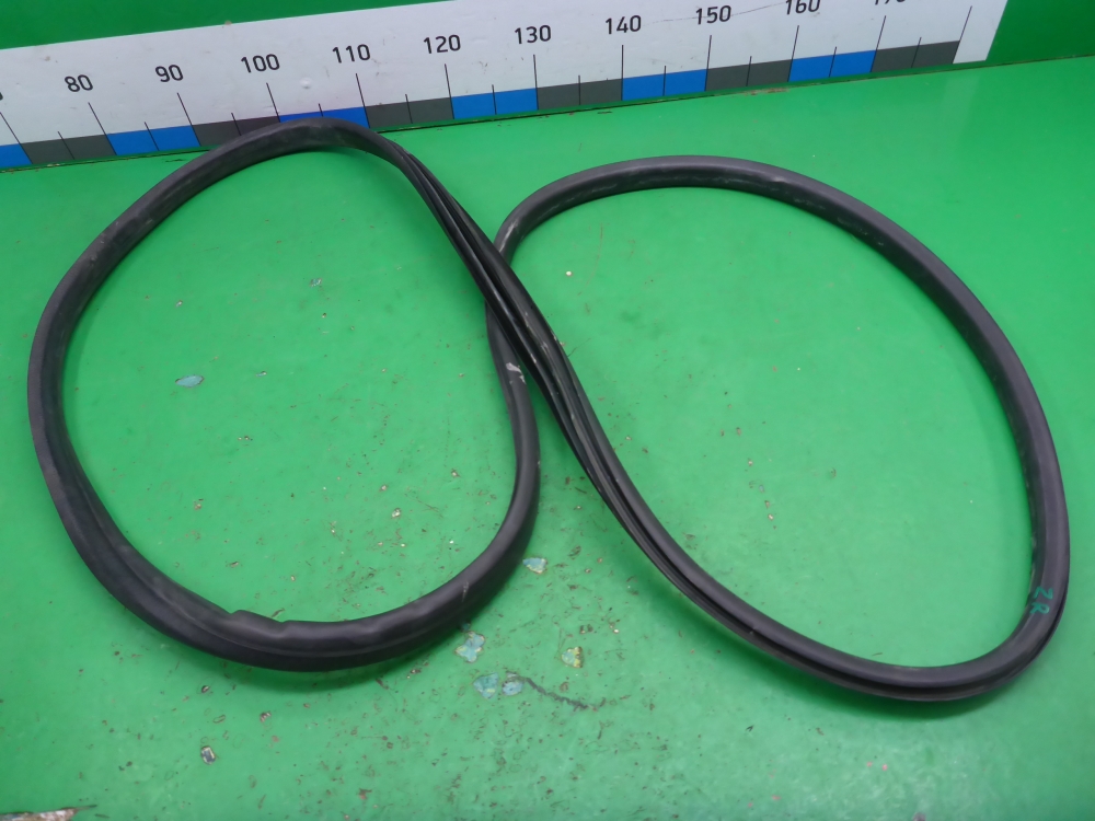 Уплотнитель двери