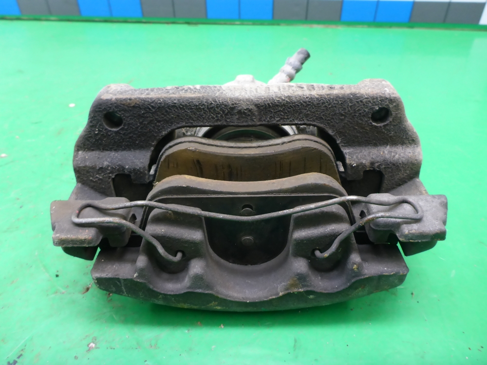 Суппорт передний правый