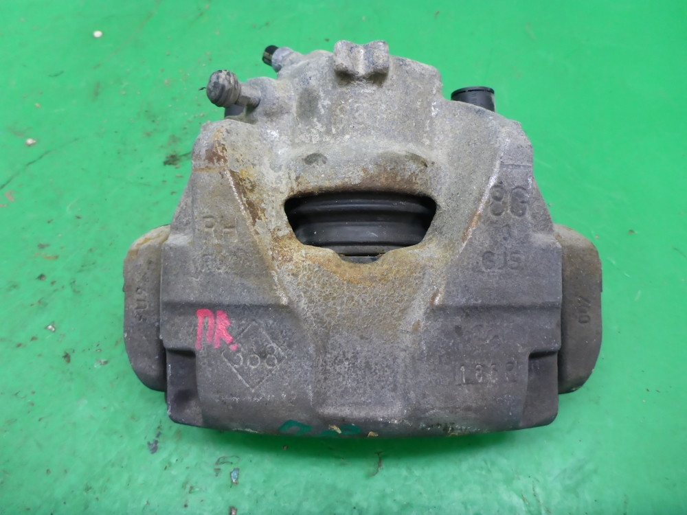 Суппорт передний правый