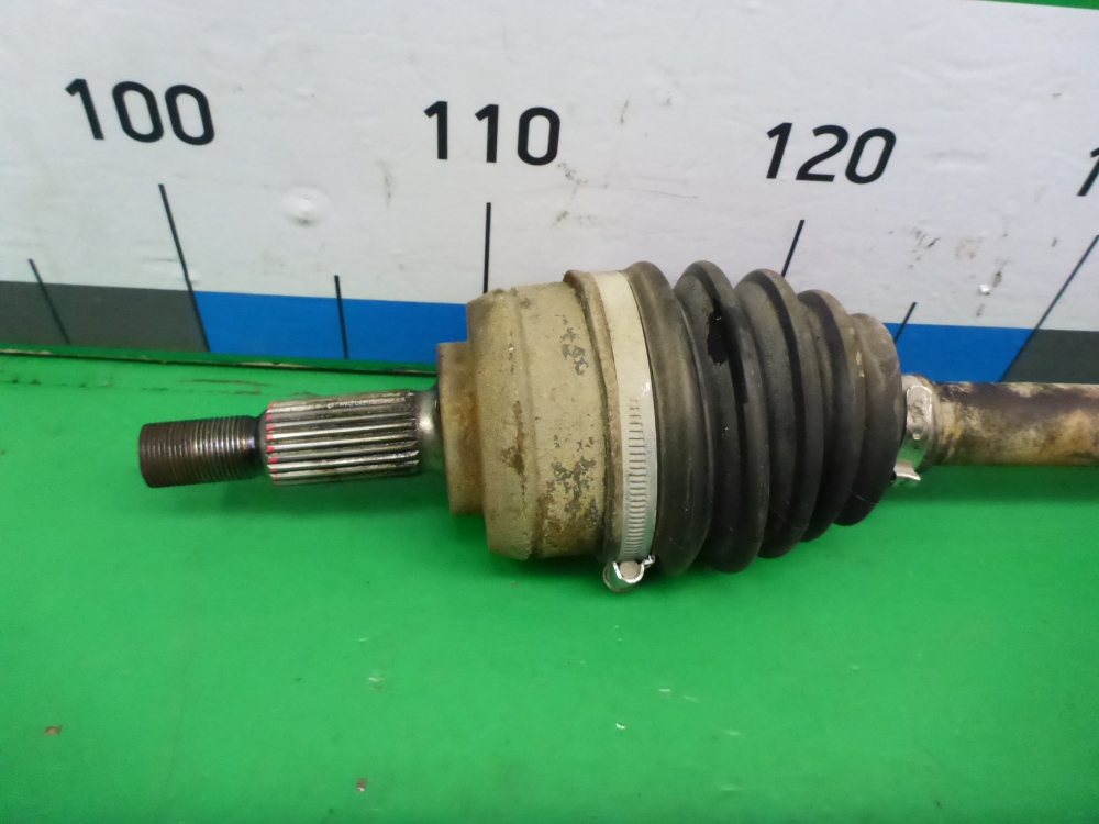 Полуось передняя левая