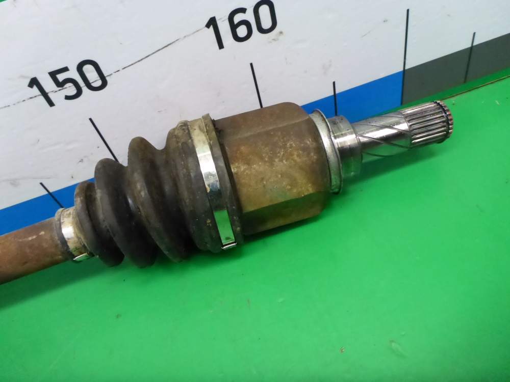 Полуось передняя левая