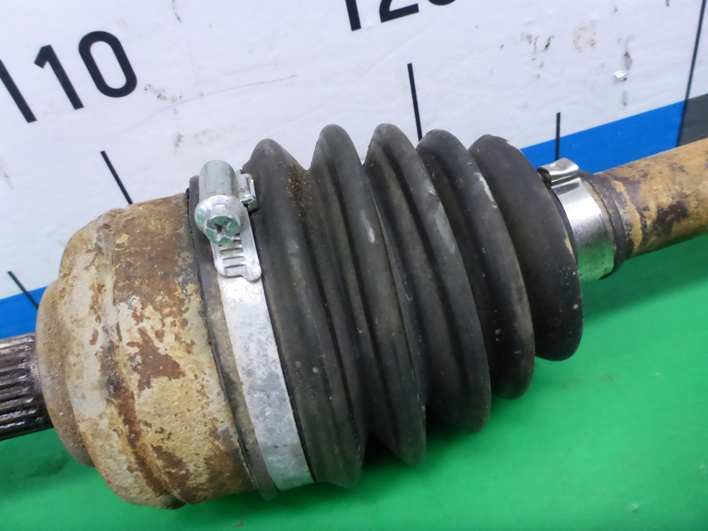 Полуось передняя левая