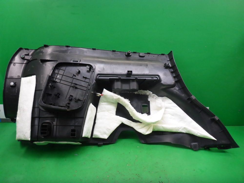 Обшивка багажника