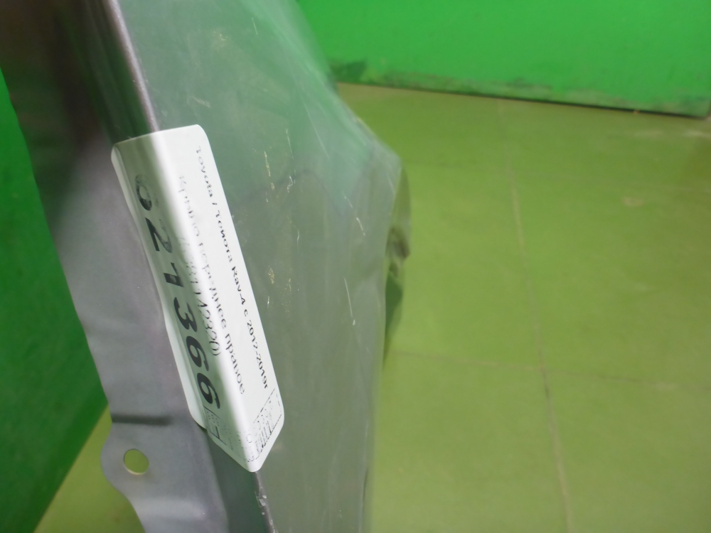 Крыло переднее правое