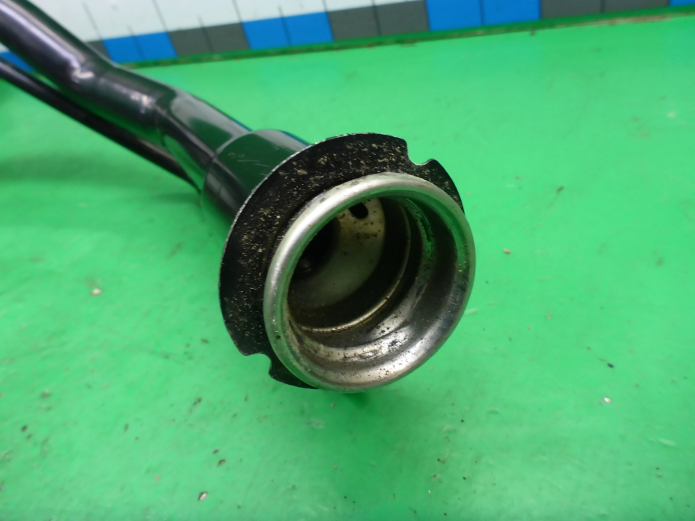 Горловина топливного бака