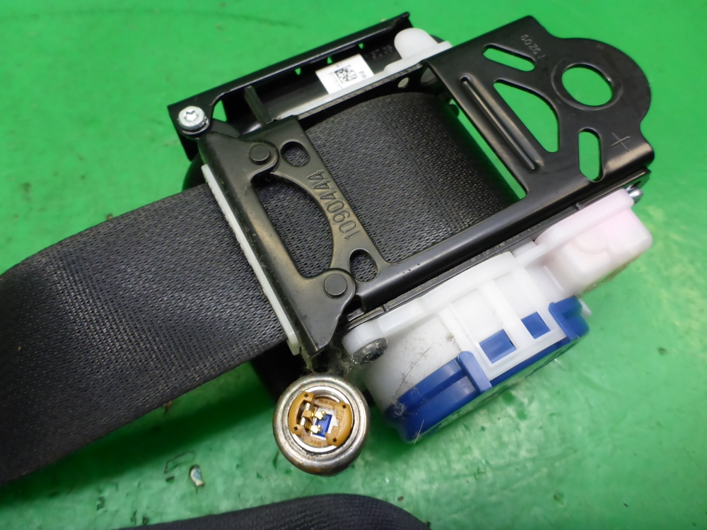 Ремень безопасности с пиропатроном