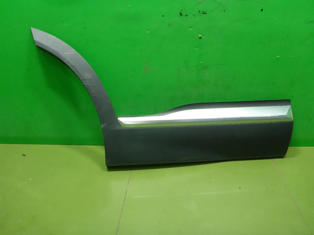 Накладка двери задней правой