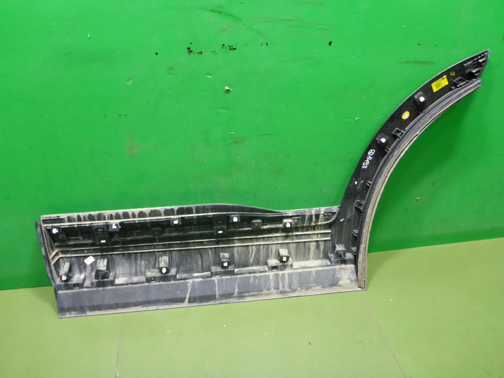 Накладка двери задней правой