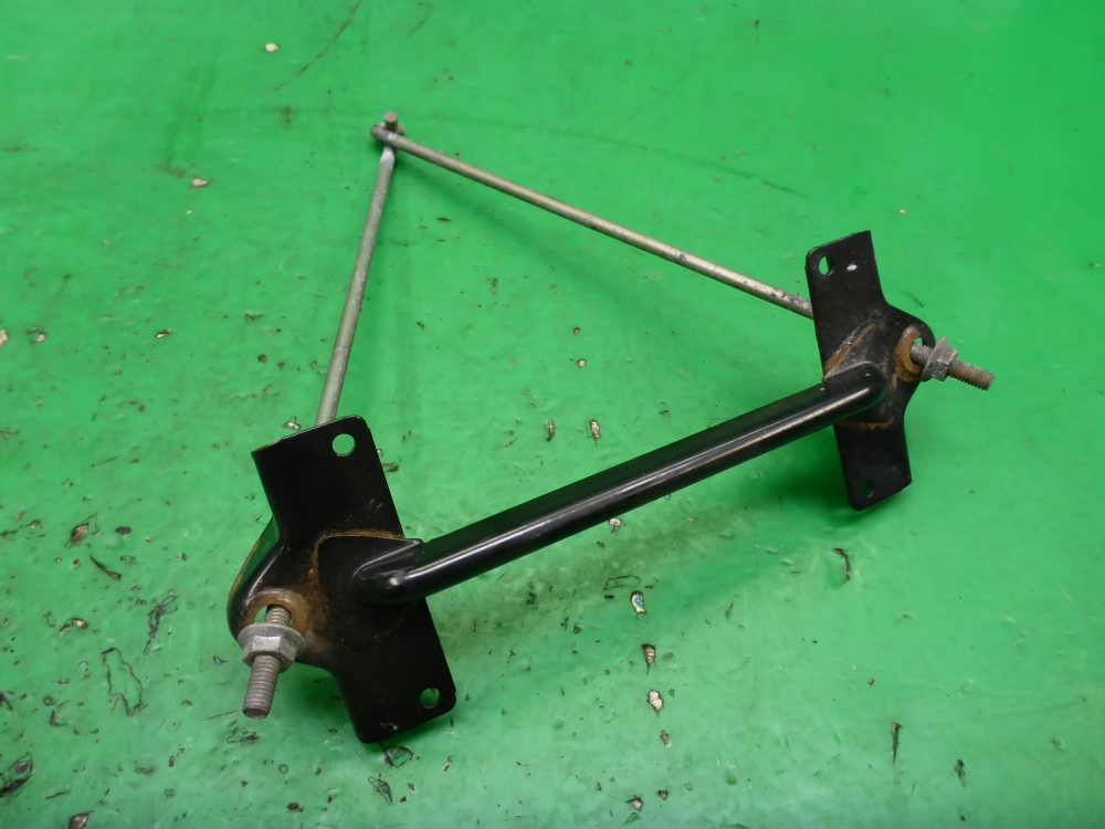 Крепление аккумулятора (АКБ)