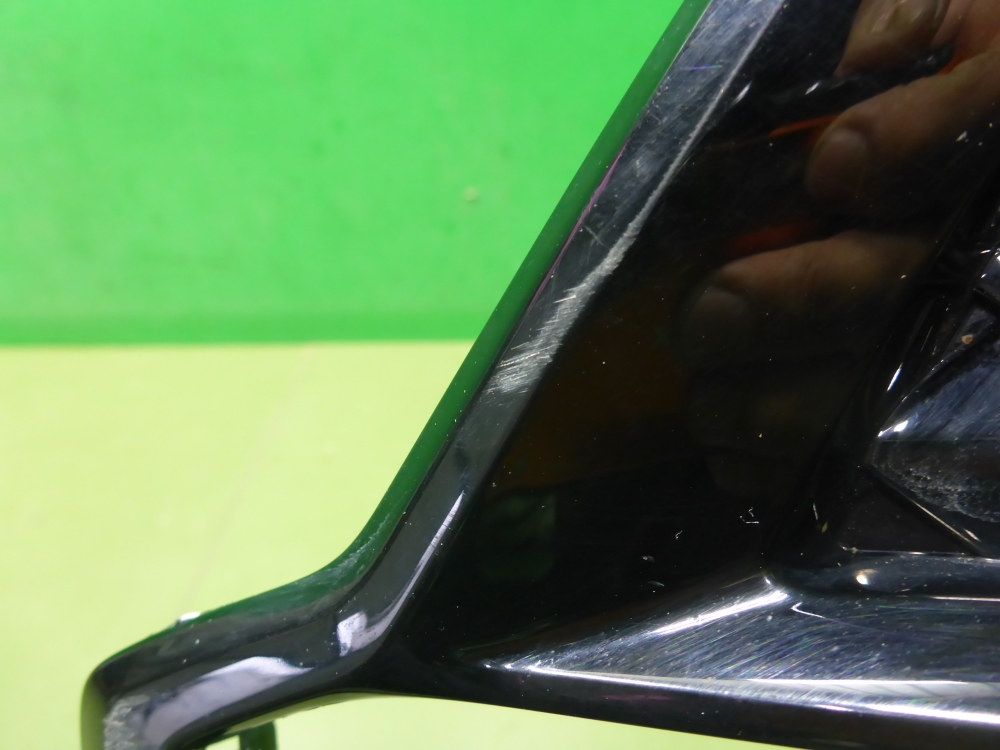 Рамка противотуманной фары левой