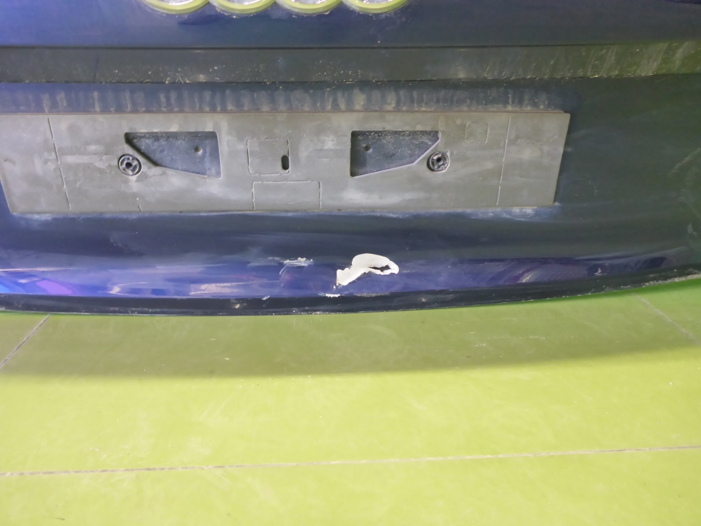 Дверь багажника