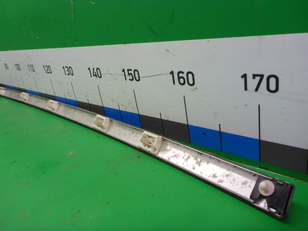 Молдинг крыши правый