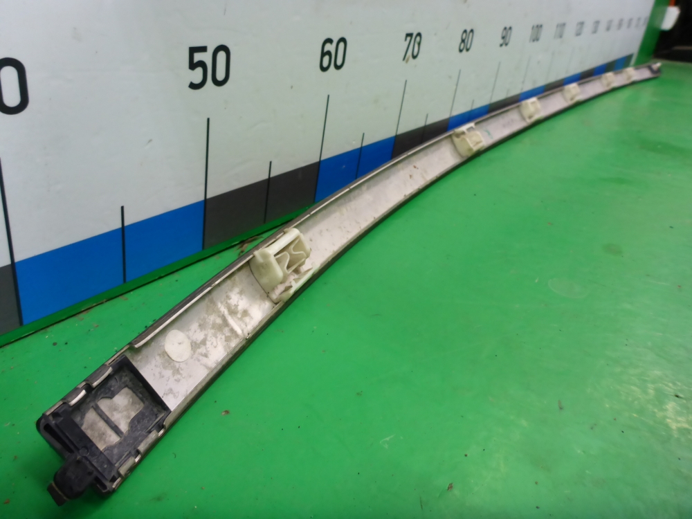 Молдинг крыши правый