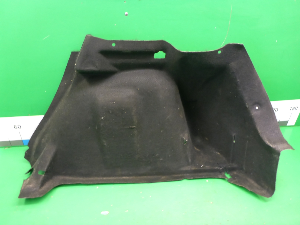 Обшивка багажника