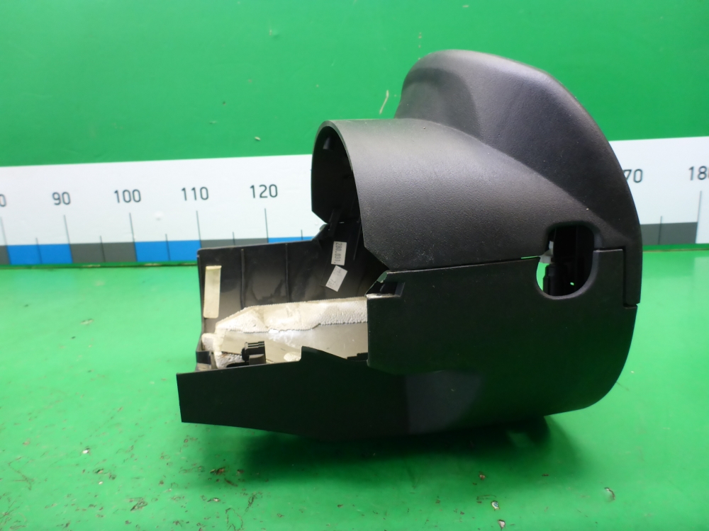 Кожух рулевой колонки