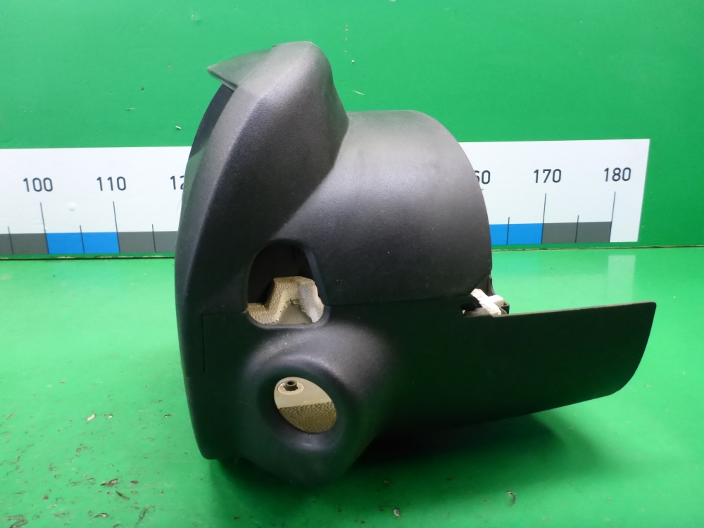 Кожух рулевой колонки