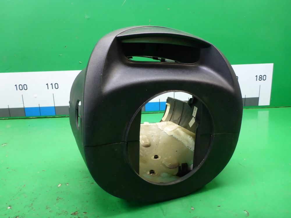 Кожух рулевой колонки