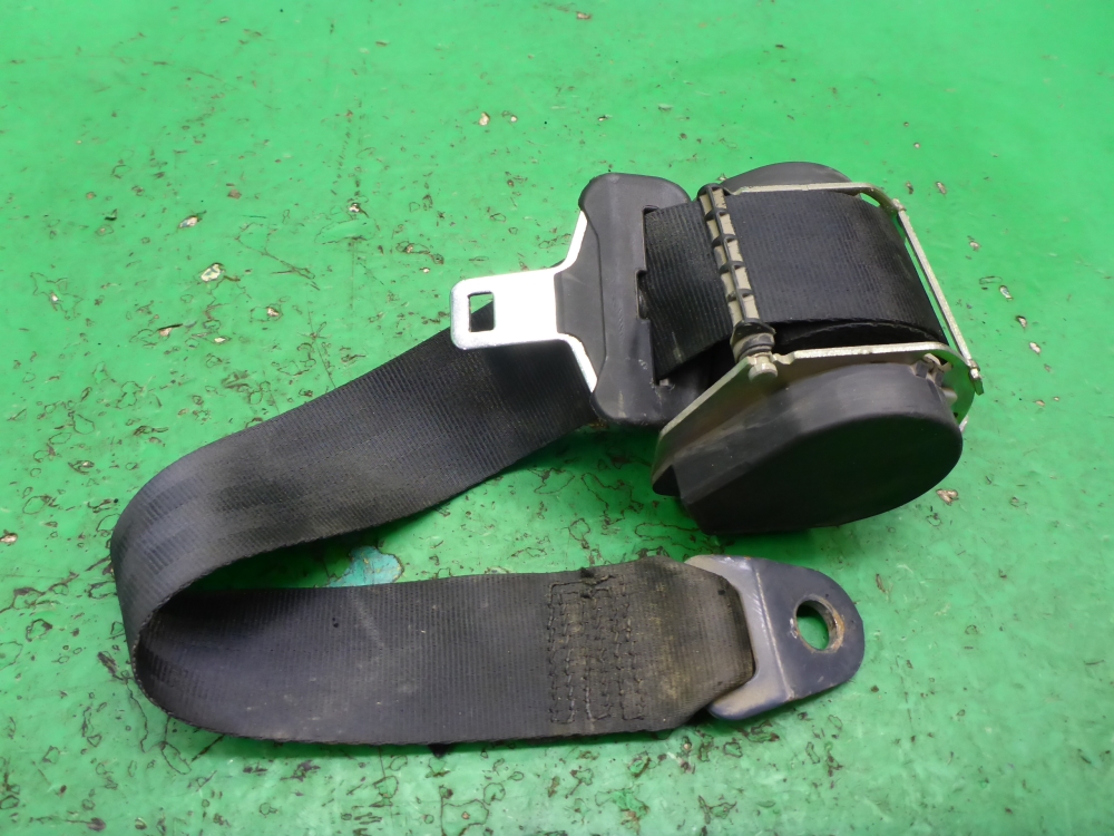 Ремень безопасности