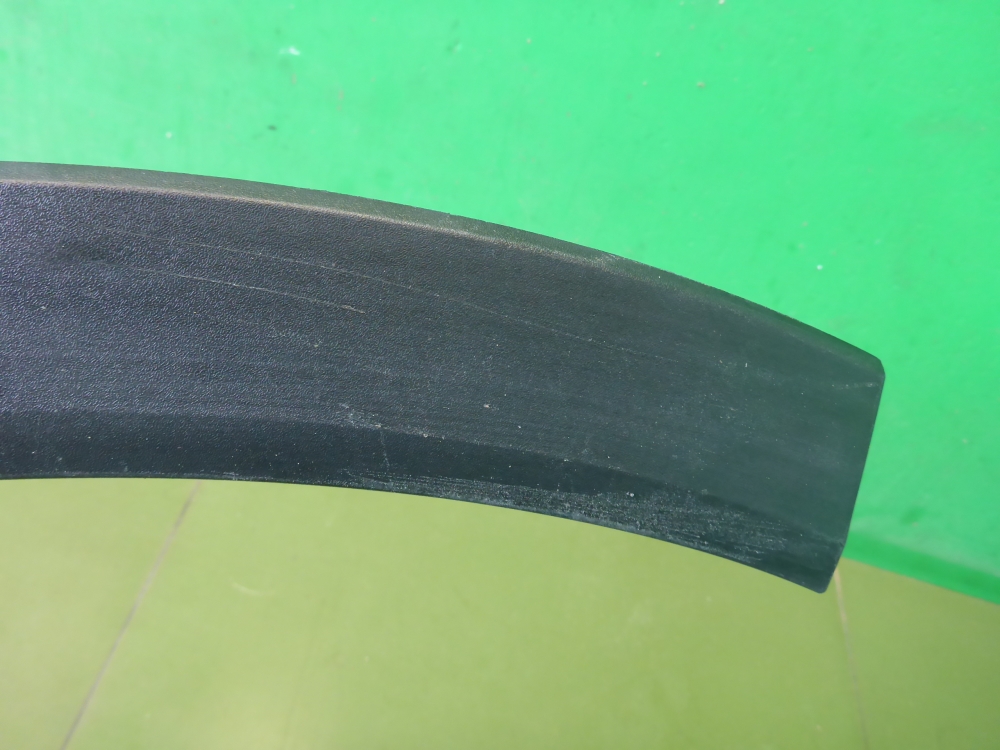 Накладка заднего крыла правого