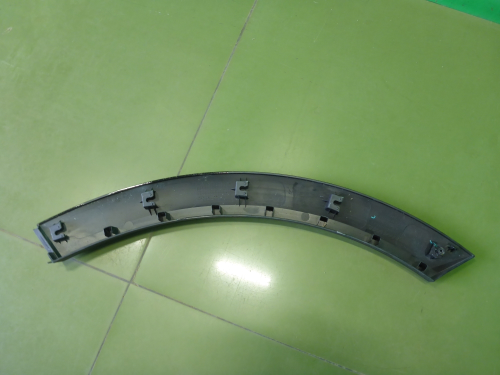Накладка заднего крыла правого