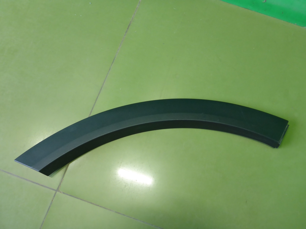 Накладка заднего крыла правого