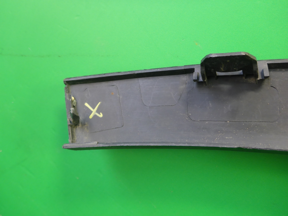 Накладка переднего крыла правого