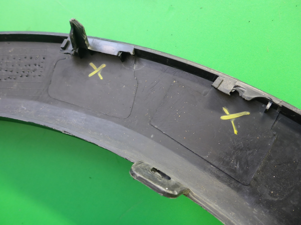 Накладка переднего крыла правого