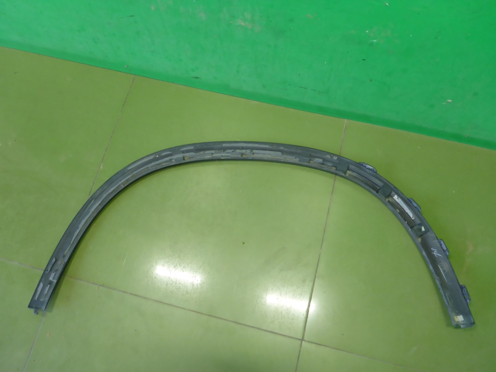 Накладка заднего крыла правого