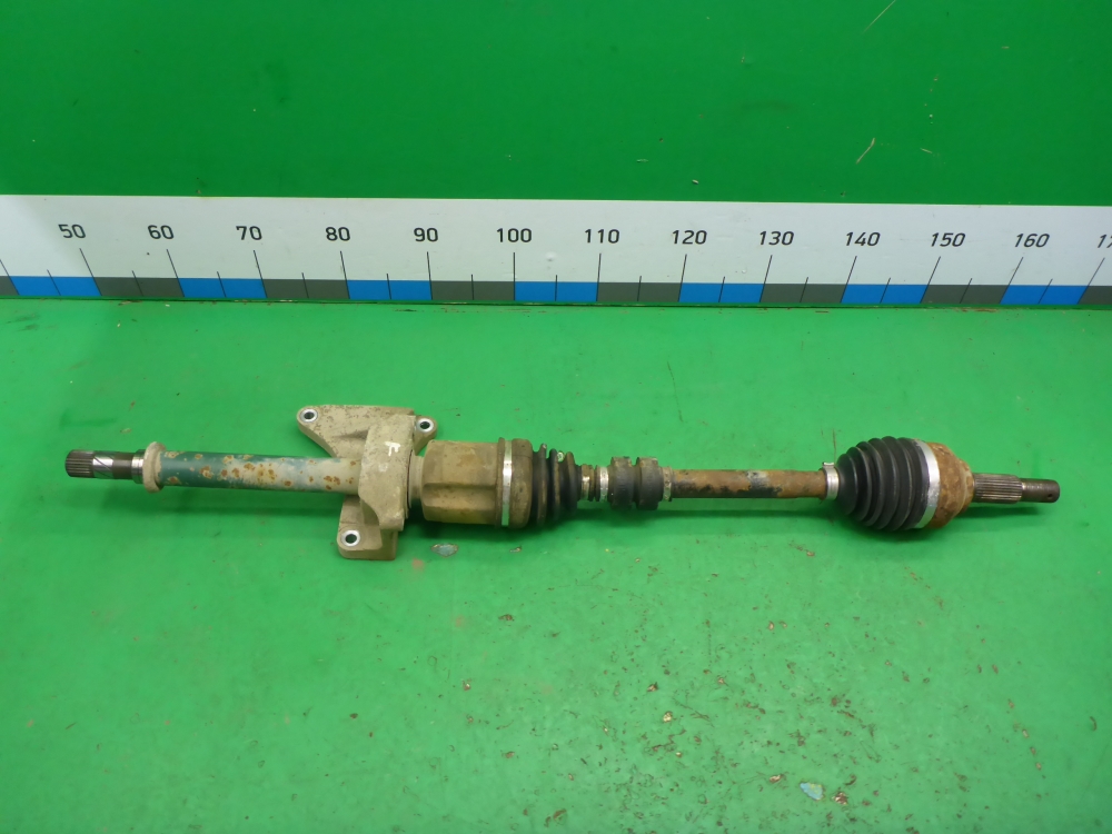 Полуось передняя правая