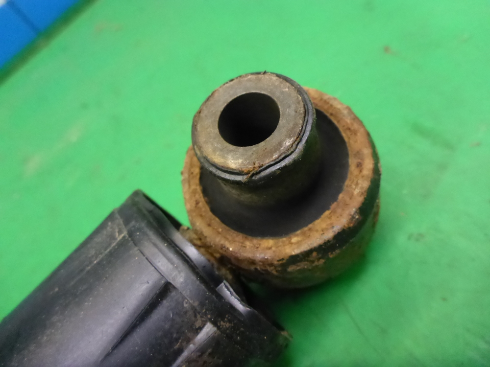 Амортизатор задний (стойка)