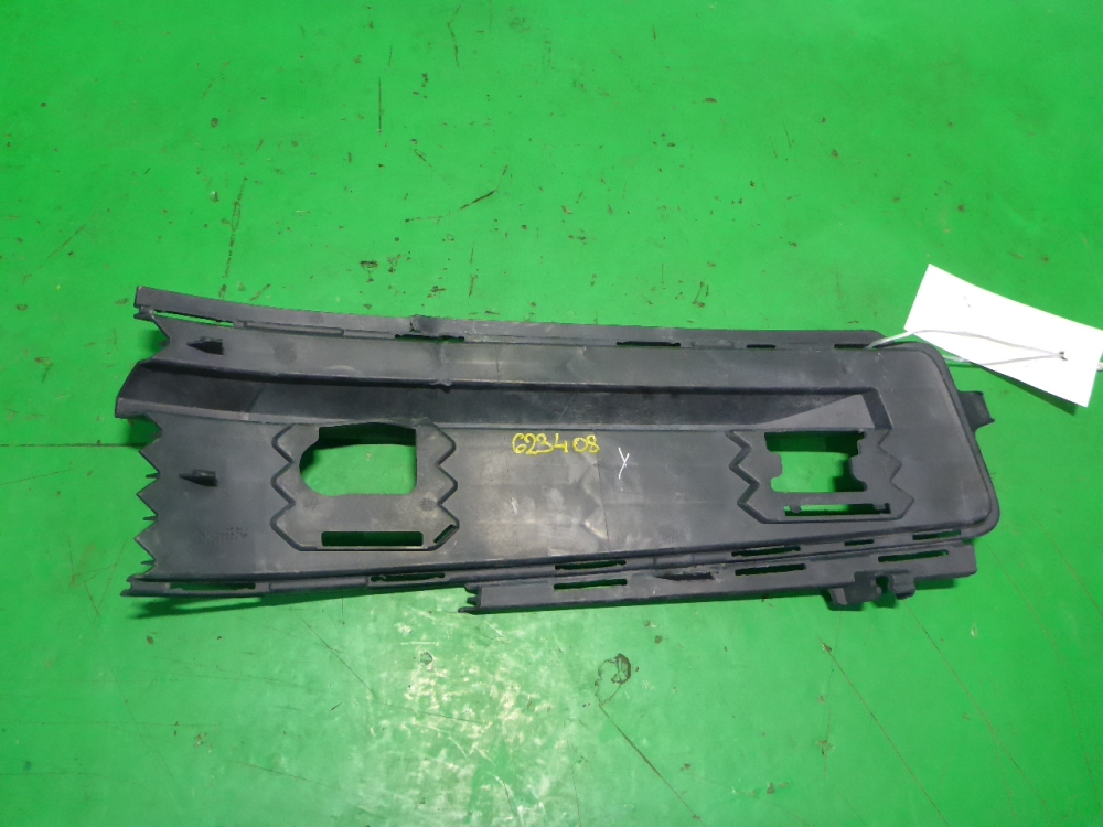 Решетка в бампер правая