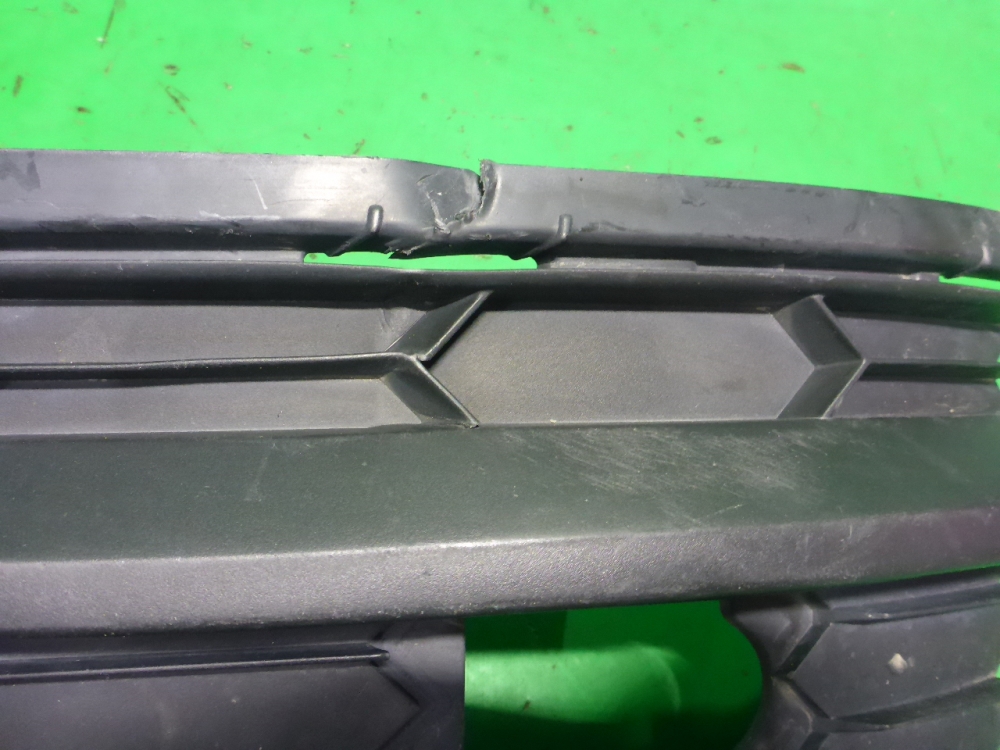 Решетка в бампер правая