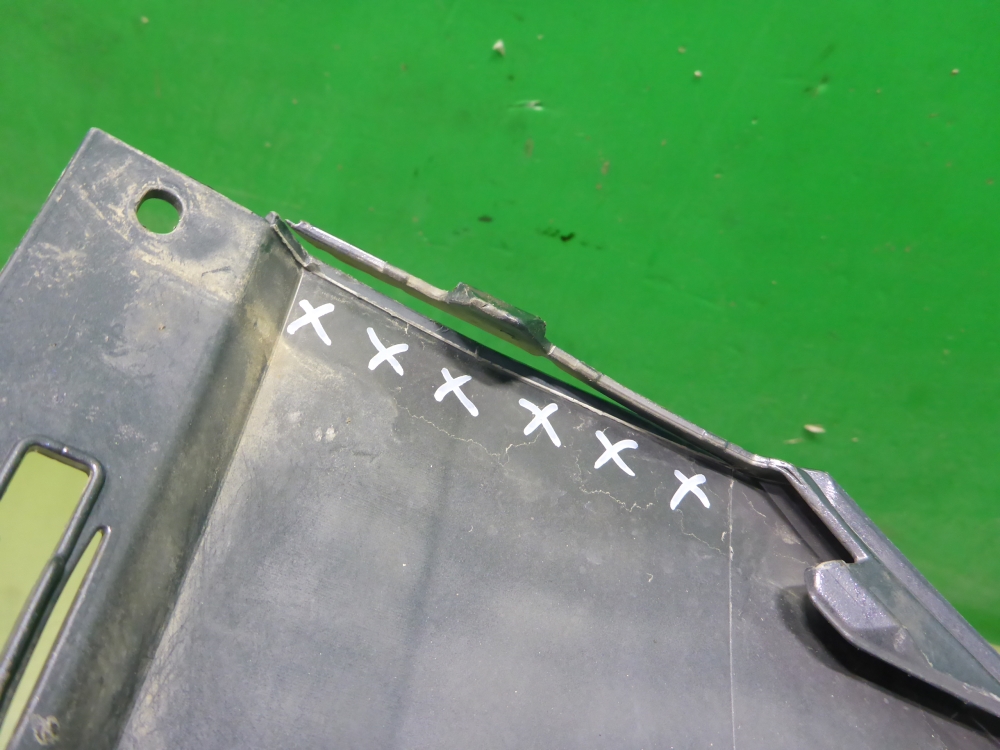 Накладка переднего бампера левая