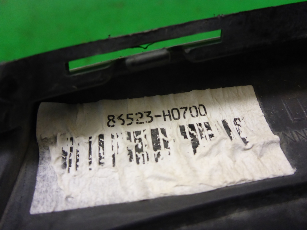 Рамка противотуманной фары левой