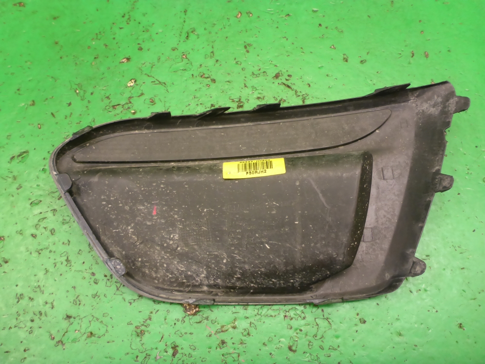 Решетка в бампер правая