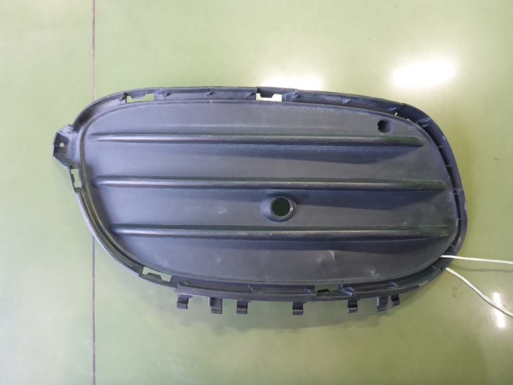 Решетка в бампер левая