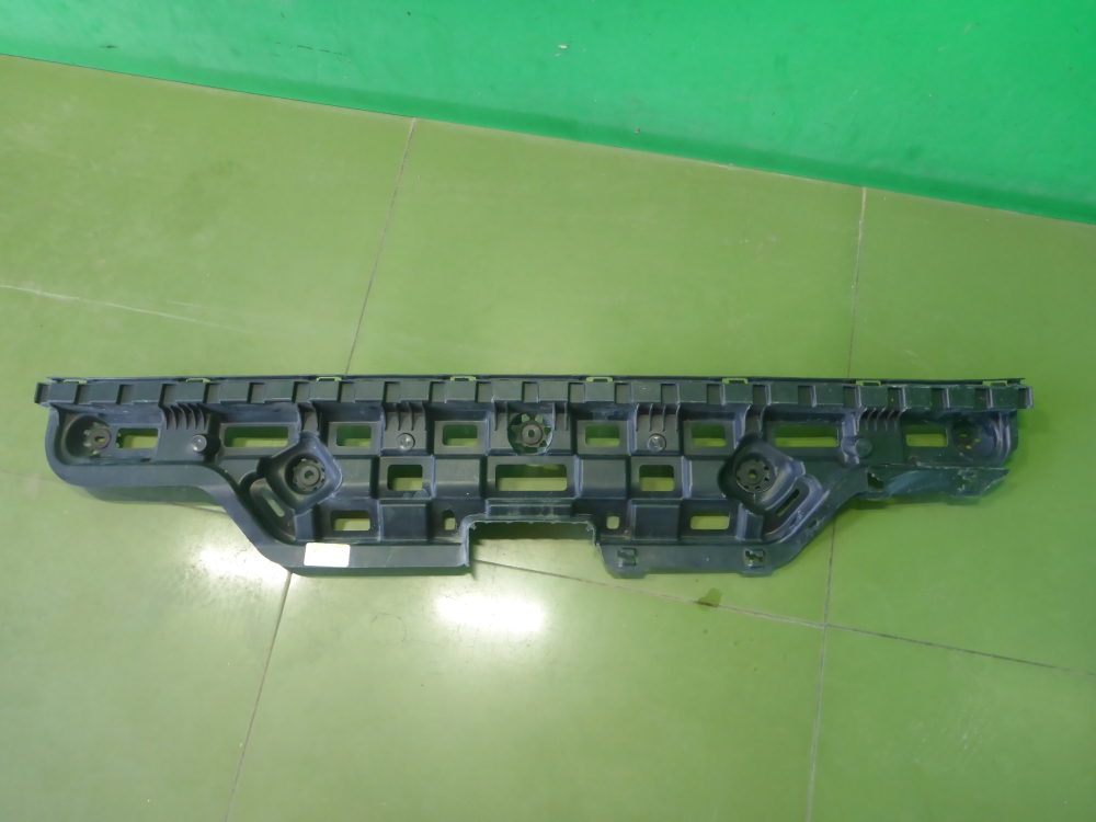 Кронштейн заднего бампера