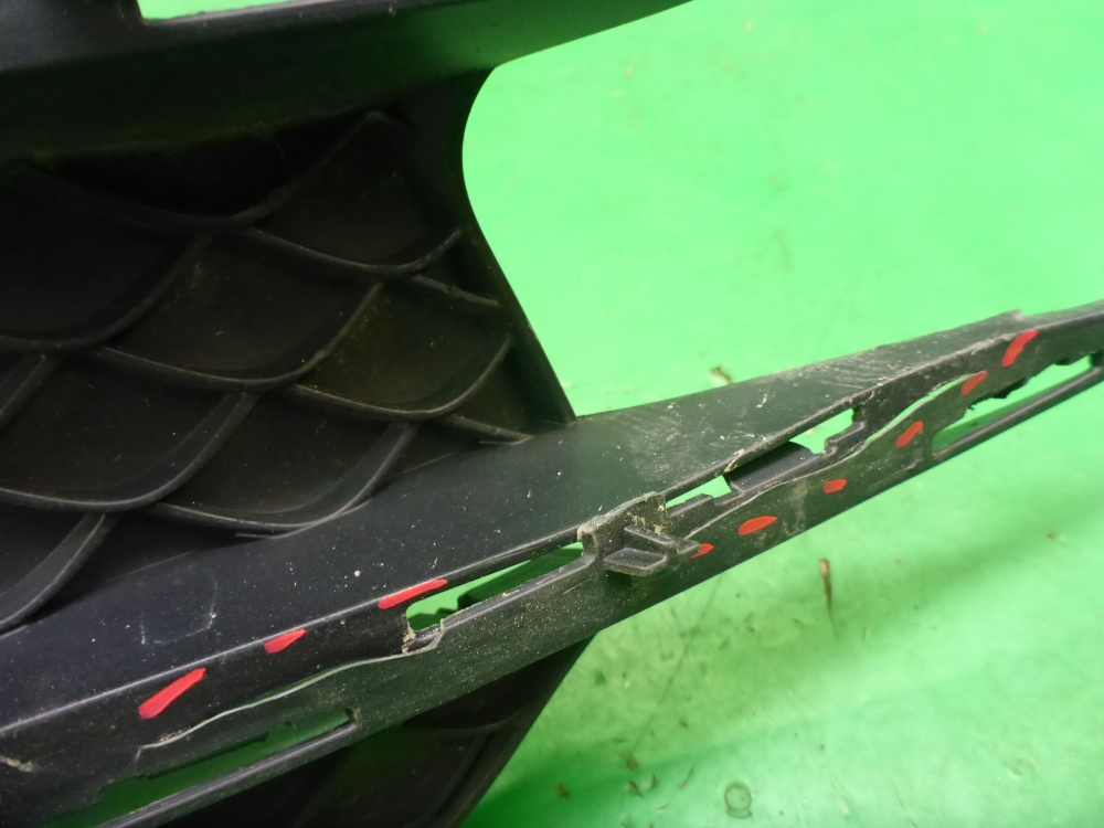 Решетка в бампер левая