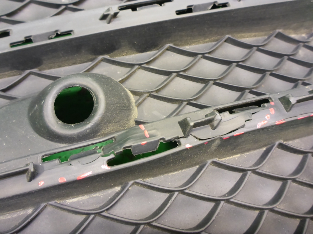 Решетка в бампер левая