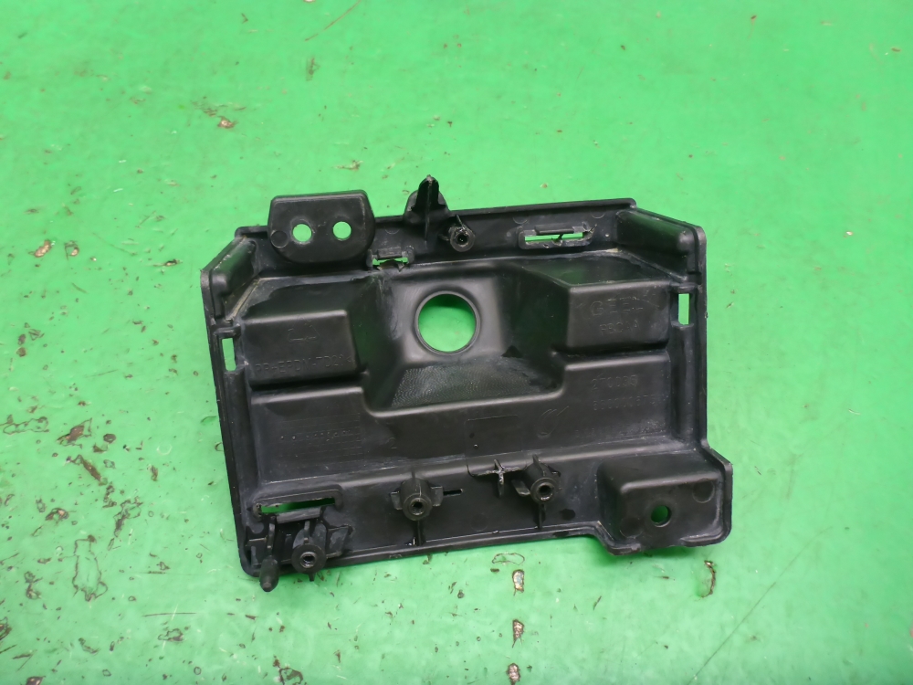 Накладка переднего бампера центральная