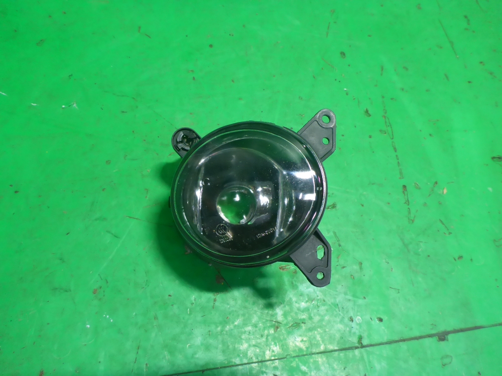 Фара противотуманная правая