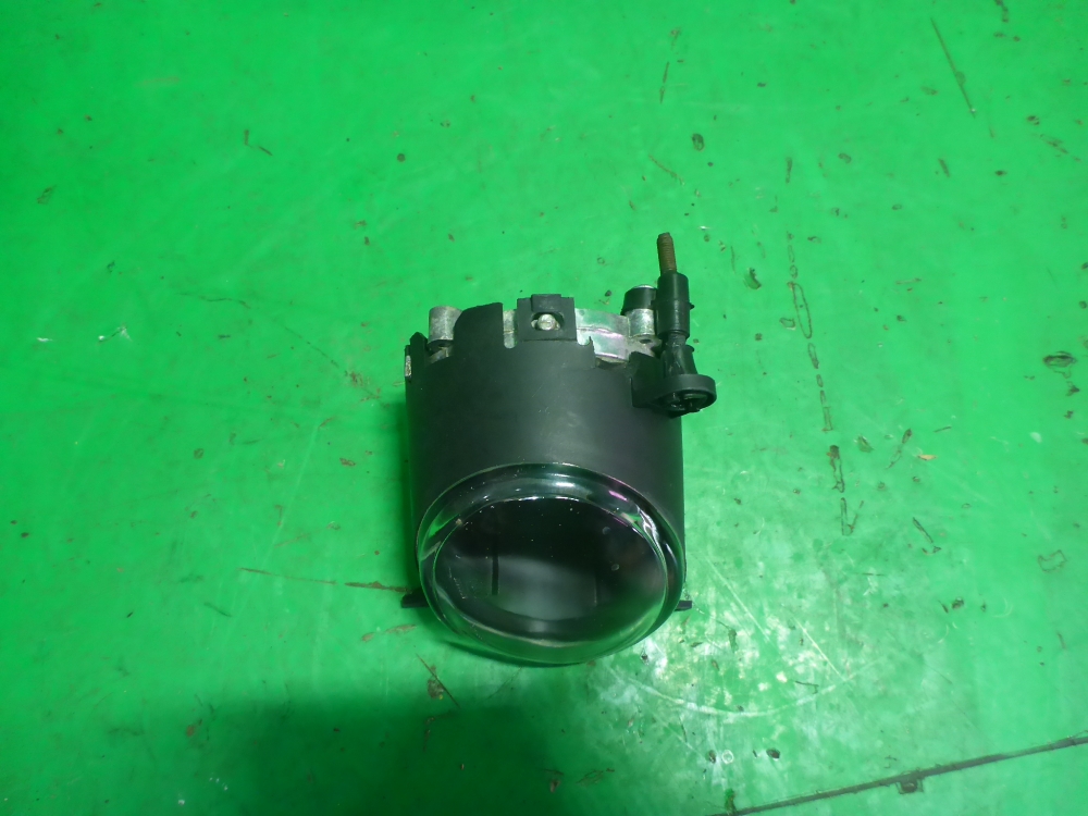 Фара противотуманная правая